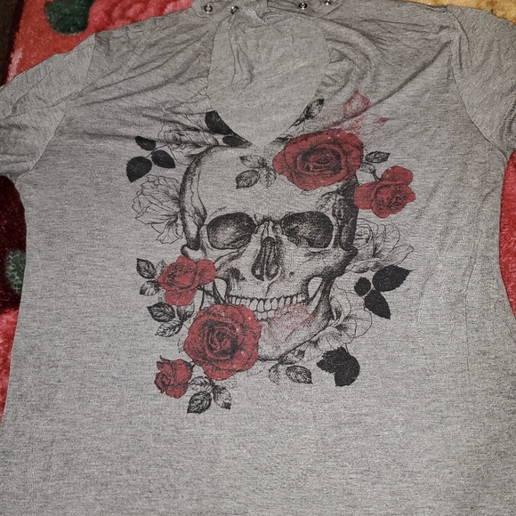 Top - Picture 2 of 2